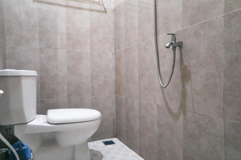 Hotel Reddoorz Syariah Near Exit Tol Malang Chambre photo