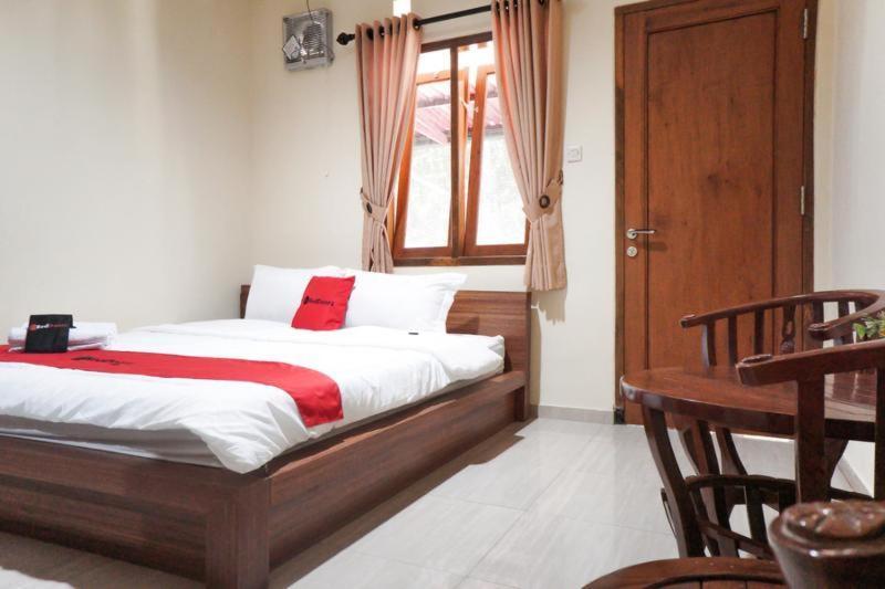 Hotel Reddoorz Syariah Near Exit Tol Malang Chambre photo
