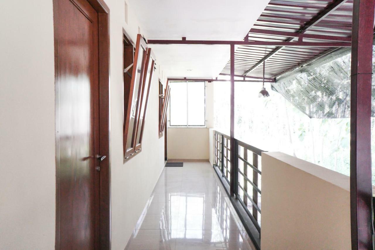 Hotel Reddoorz Syariah Near Exit Tol Malang Extérieur photo