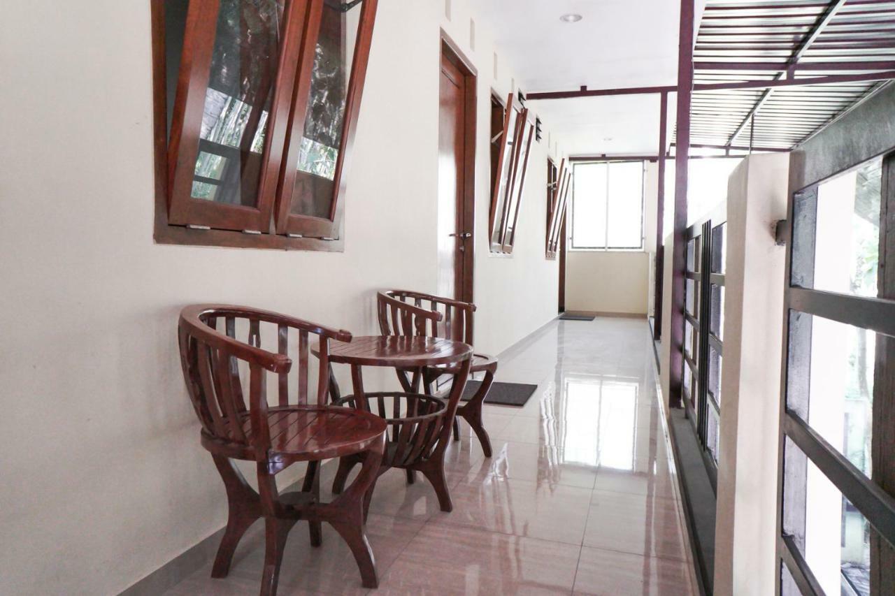Hotel Reddoorz Syariah Near Exit Tol Malang Extérieur photo
