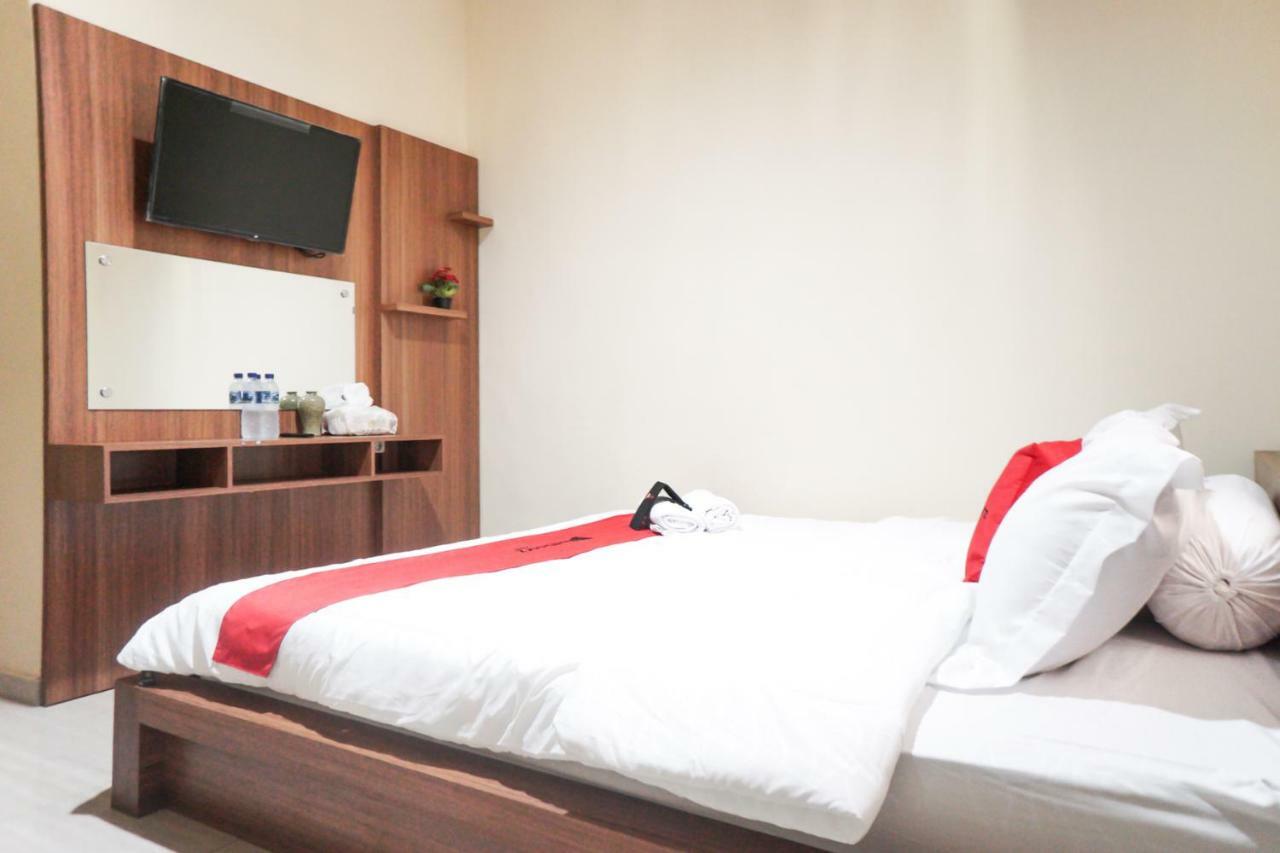 Hotel Reddoorz Syariah Near Exit Tol Malang Extérieur photo
