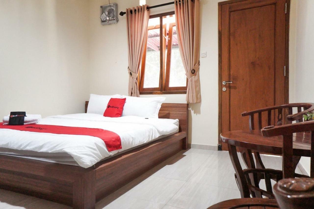 Hotel Reddoorz Syariah Near Exit Tol Malang Extérieur photo