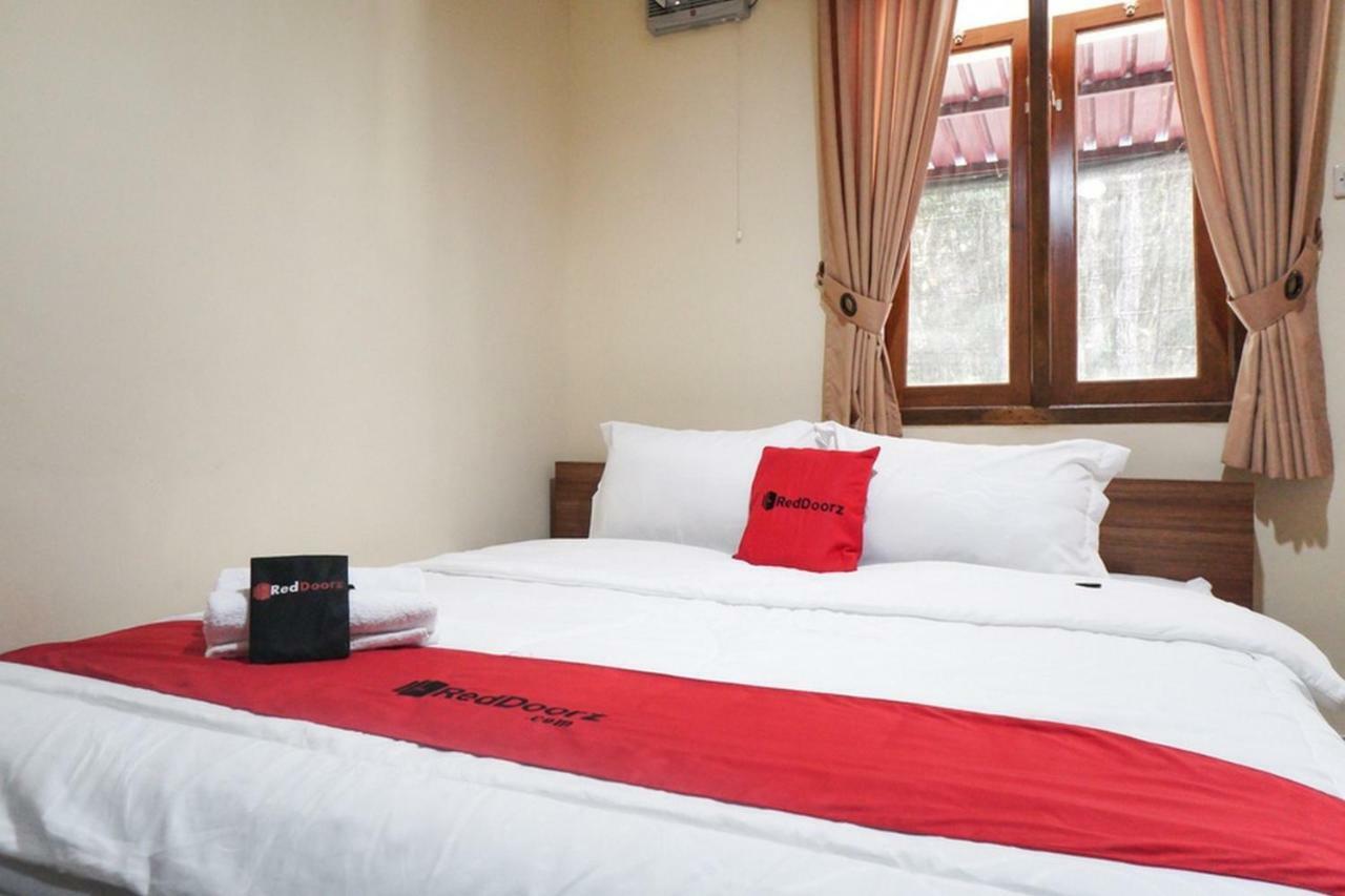 Hotel Reddoorz Syariah Near Exit Tol Malang Extérieur photo